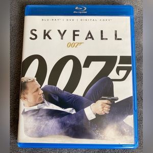 Skyfall Blu-Ray/DVD Combo Set